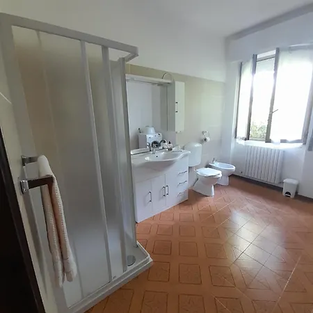 Villa La sorgente Lezzeno Habitación foto